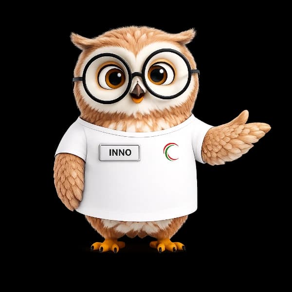 Inno, la mascota de CIECEL, señalando la información de contacto