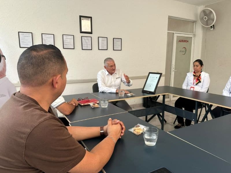 Equipo CIECEL en sesión de trabajo
